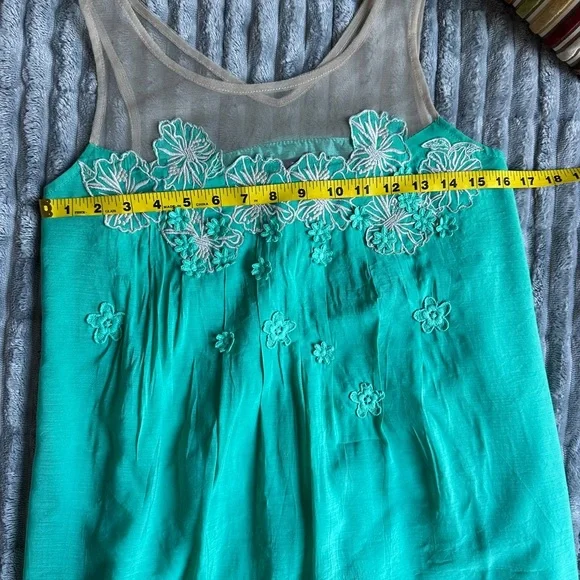 Sleeveless midi shift dress with sheer straps and hibiscus floral appliqués - Picture 5 of 7